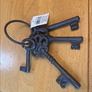 Vintage Style Black Metal Skeleton Keys